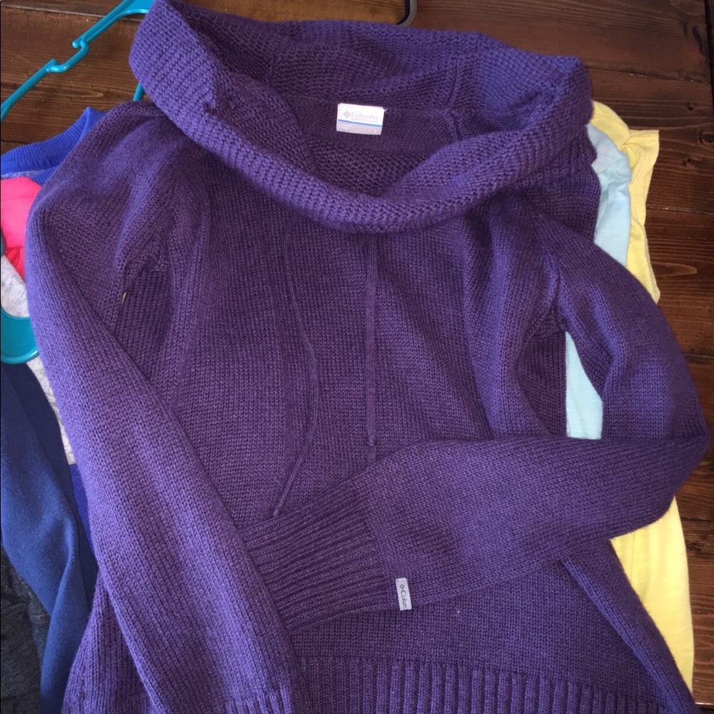 Columbia sweater